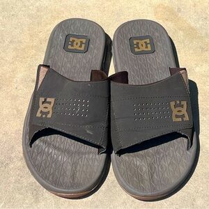 DC Shoes Men’s Slide Sandals – Black Logo Slip-Ons Size 10/11